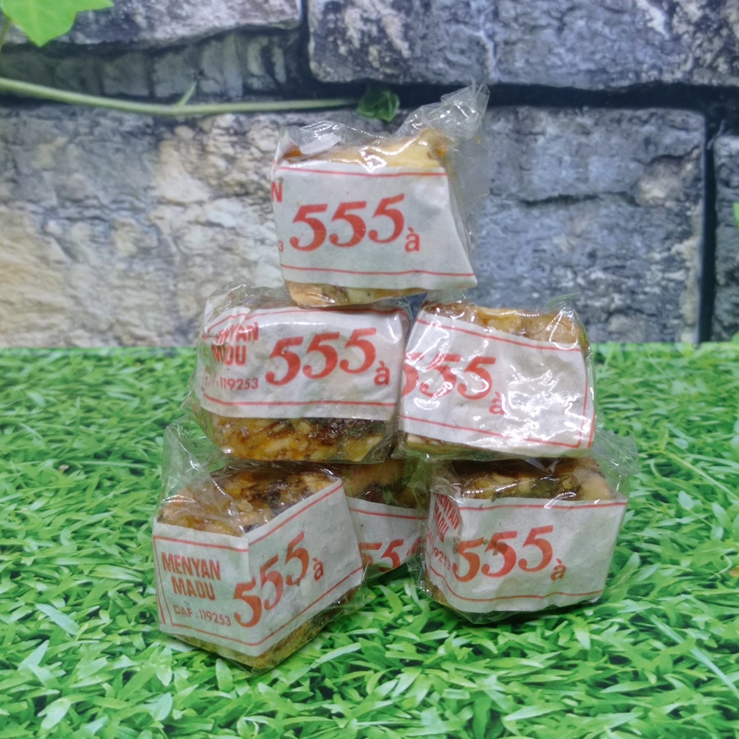 MENYAN MADU 555  DAF 119253