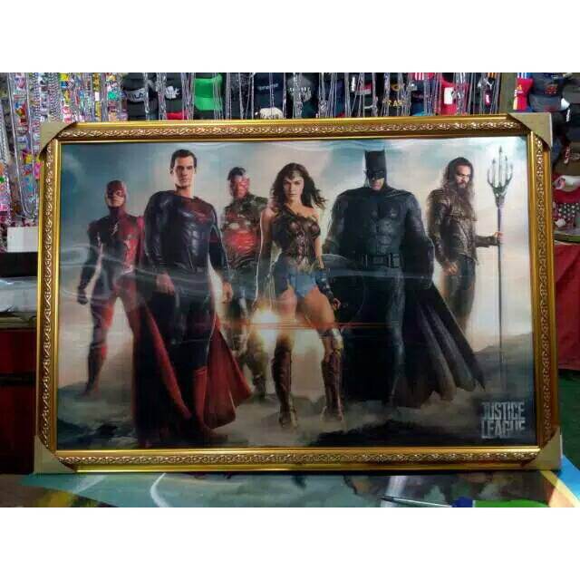 Gambar 3 dimensi Justice League dan bingkai fiber ukuran 40x60cm