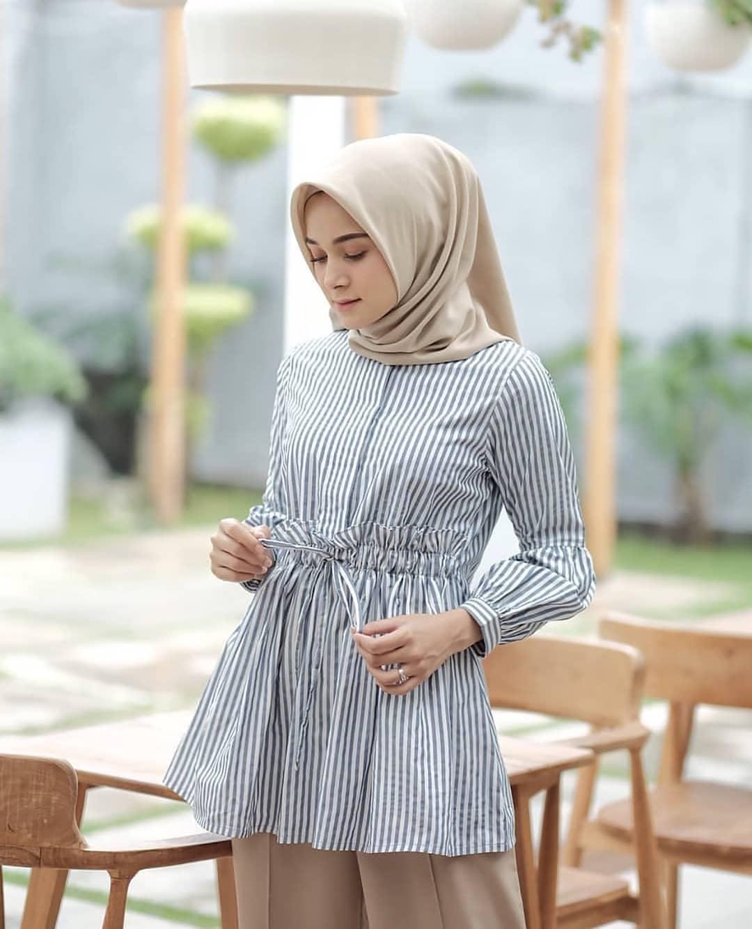 Baju Muslim Modern ERAFA TOP BLOUSE Bahan KATUN SALUR Atasan Wanita Blouse Wanita Terbaru 2020 Modern Blus Wanita Kekinian Blouse Wanita Polos Blouse Jumbo