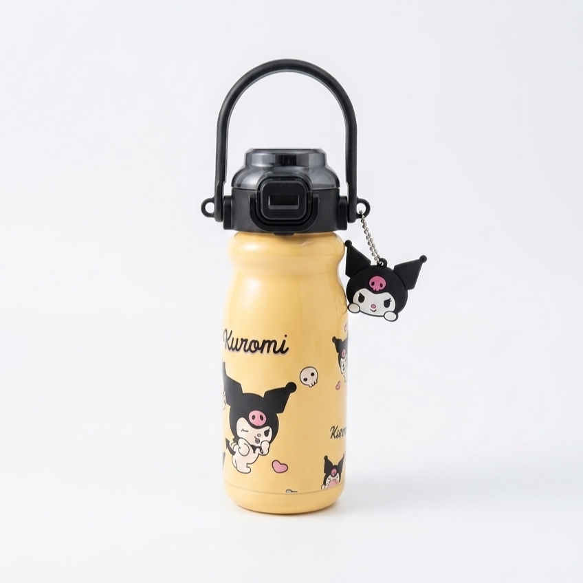 Botol Minum Handle 700ml Anti Bocor Plastik BPA FREE Botol Anak Sedotan Motif Lucu +Gantungan Boneka