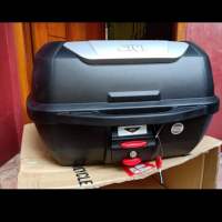box Givi e43 atau e43ntl muat helm full face 2