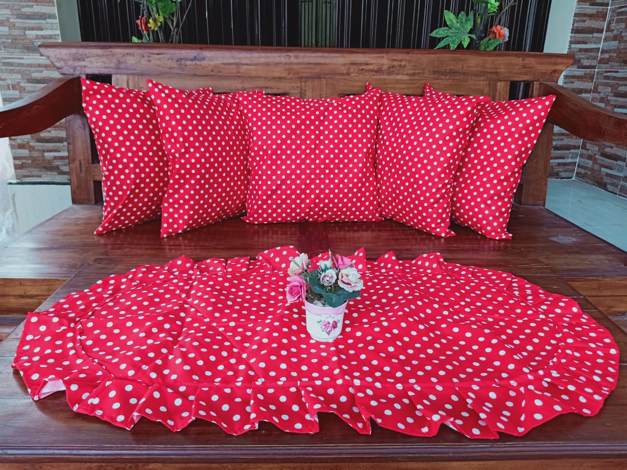 set sarung bantal sofa isi 5 pcs bantal + 1 taplak uk 40cm x 40cm