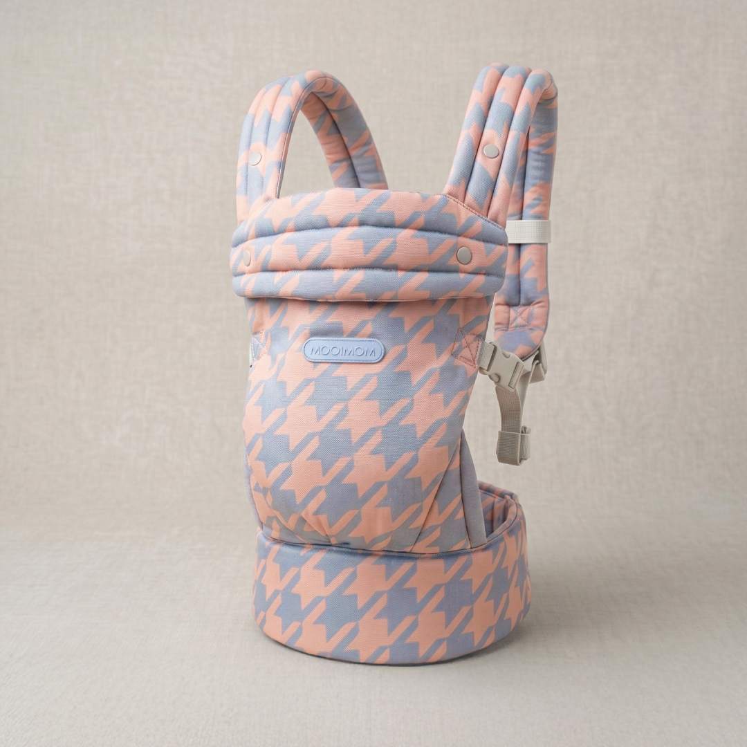 MOOIMOM Evolve Baby Carrier — Where Comfort Meets Aesthetic
