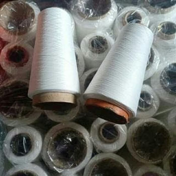 Benang Polister Warna Hitam Putih / benang obras +- 135 gr