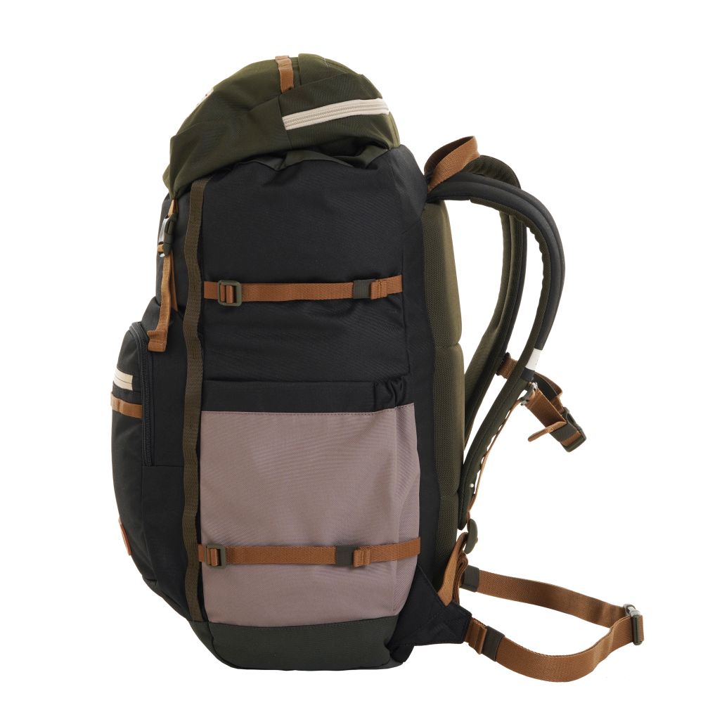 910008077 WEEKENDER RUCK 32L - BLK