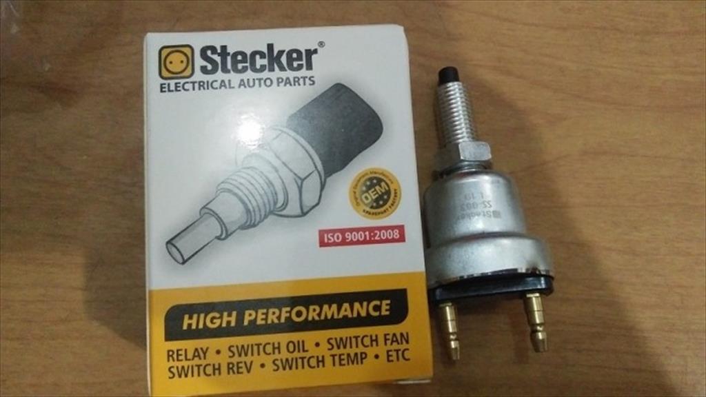 Công Tắc Dừng Phanh Phanh Mitsubishi L300 T120SS Stecker