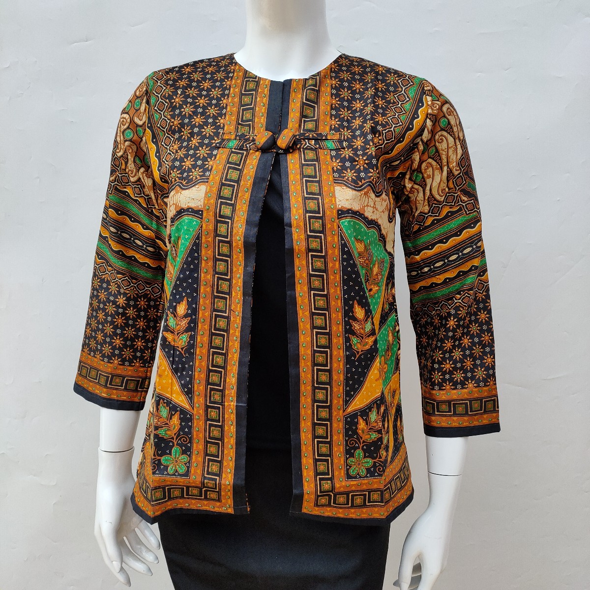 Rompi Blazer Batik Wanita Katun Halus Murah / Rompi Batik Katun Halus Wanita Murah rompi blazer batik wanita katun halus / rompi batik katun halus wanita