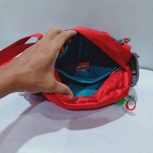 Tas Selempang Pinggang Consina Pasele Merah Kantong Hitam Januari 2019 - 5 Tas selempang pinggang consina pasele merah kantong hitam - 5