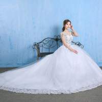 Gaun Pengantin Putih Dengan Berlian