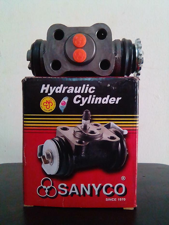 Xi Lanh Phanh Bánh Xe Master RR Canter PS136 RH Plain Sanyco MC889606
