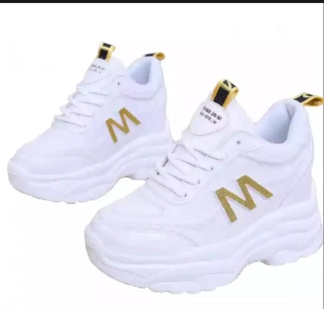sepatu sneaker wanita M sepatu sneaker wanita m
