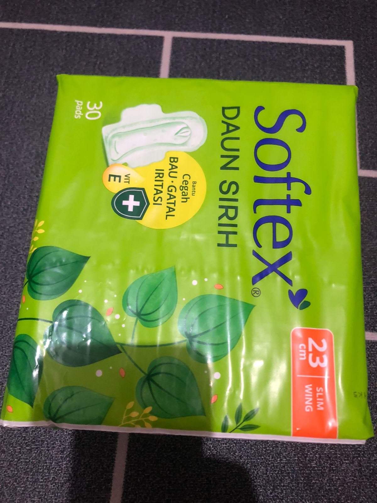 SOFTEX DAUN SIRIH [WING 23CM 30S] / PEMBALUT WANITA / NYAMAN / TIDAK TEMBUS