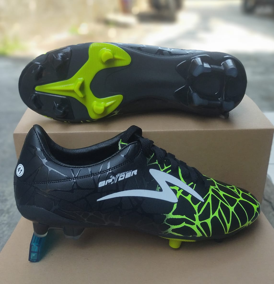 Sepatu olahraga b0la dewasa/kualitas premium/model terbaru.(bisa bayar di tempat) sepatu olahraga b0la dewasa/kualitas premium/model .(bisa bayar tempat)