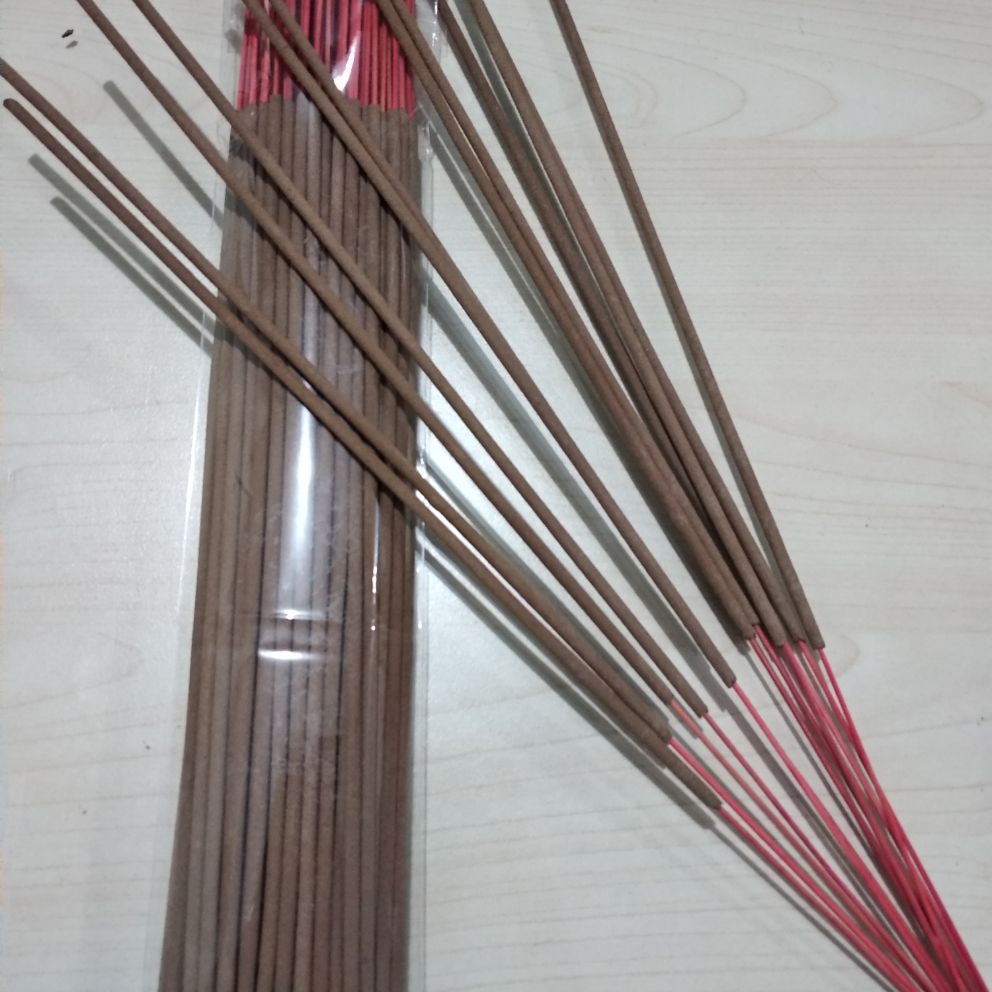 dupa gaharu asli tanpa campuran parfum atau kimia kemasan 100gram