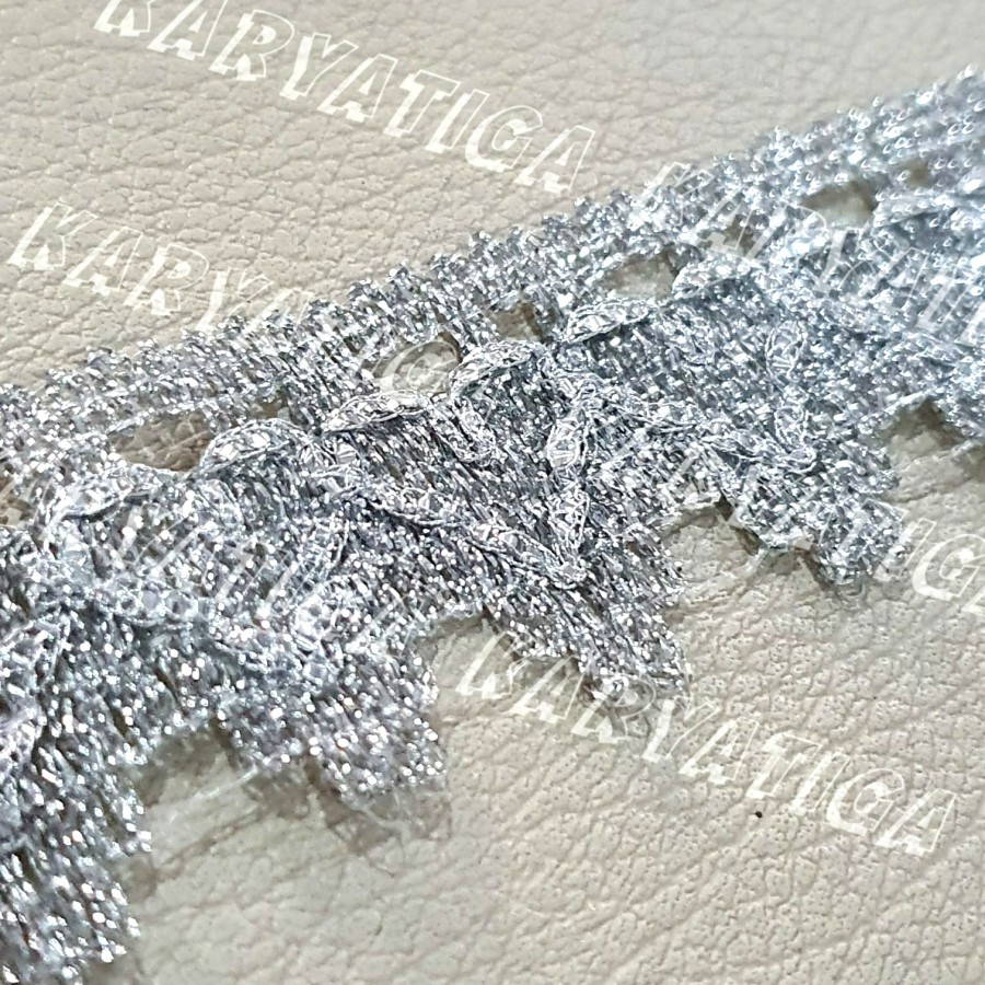 Renda Mahkota Emas Dil Mix Lebar 3.9 cm (panjang +/- 17 Yard)