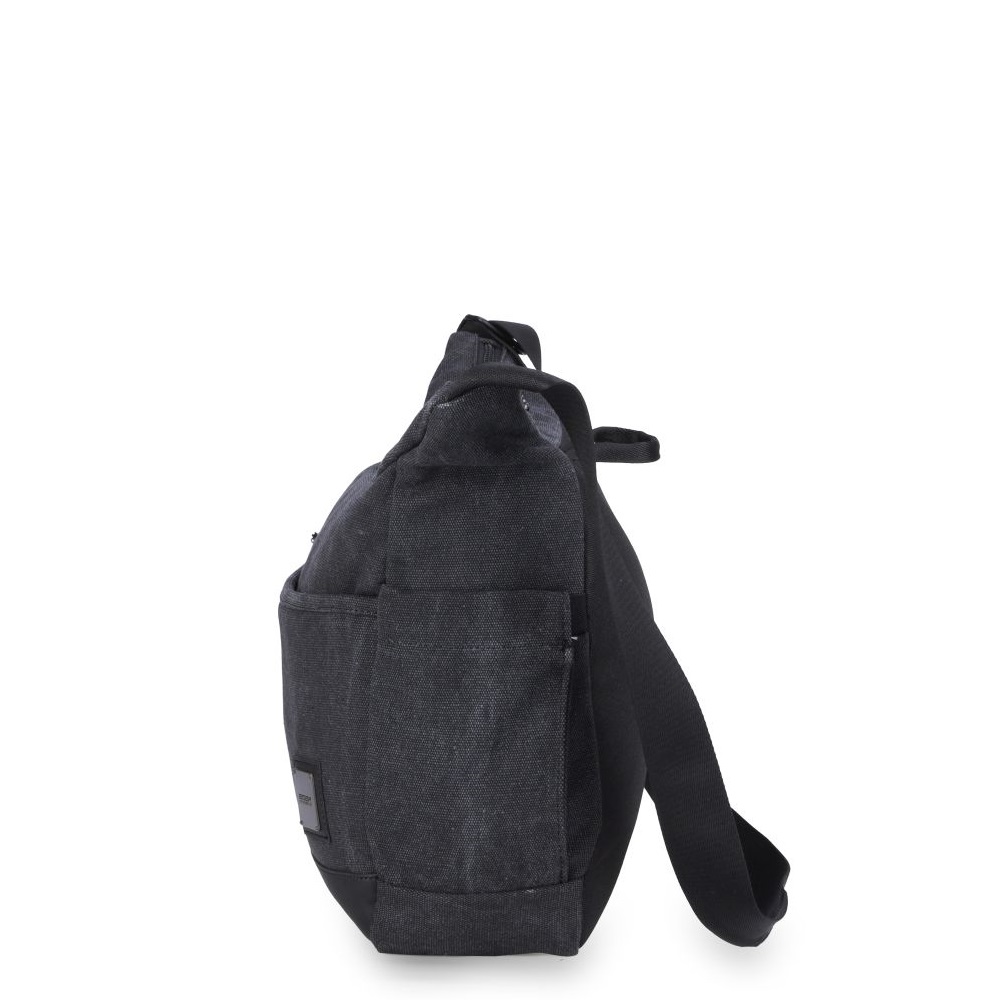 910007602 BTR CANVAS MESSENGER LAPTOP - BLK