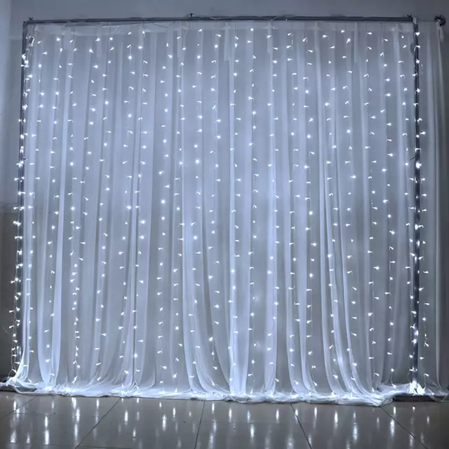 Lampu Dekorasi Tumbler Model Tirai / LED Curtain Light 3 x 3 Meter