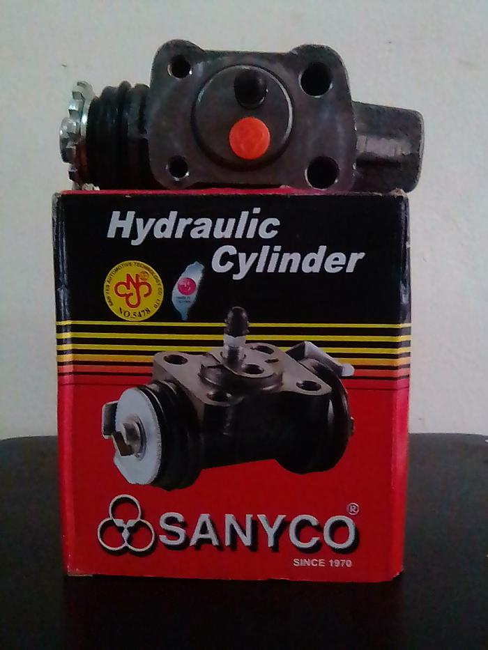 Xi Lanh Phanh Bánh Xe Chính Bánh Trước Canter PS125 RH Sanyco MC889601