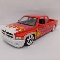 Diecast mobil pickup Dodge Ram Quad Cab 1500 sport welly 1:24 murah