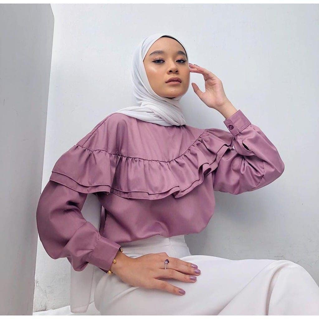 Baju Muslim Modern ULFA BLOUSE HS CREAMY CRAPE Atasan Wanita Baju Fashion Korea Terbaru 2021 Blouse Polos Blus Blouse Kekinian Viral Blouse Wanita Jumbo Blouse Wanita Import BEST SELLER
