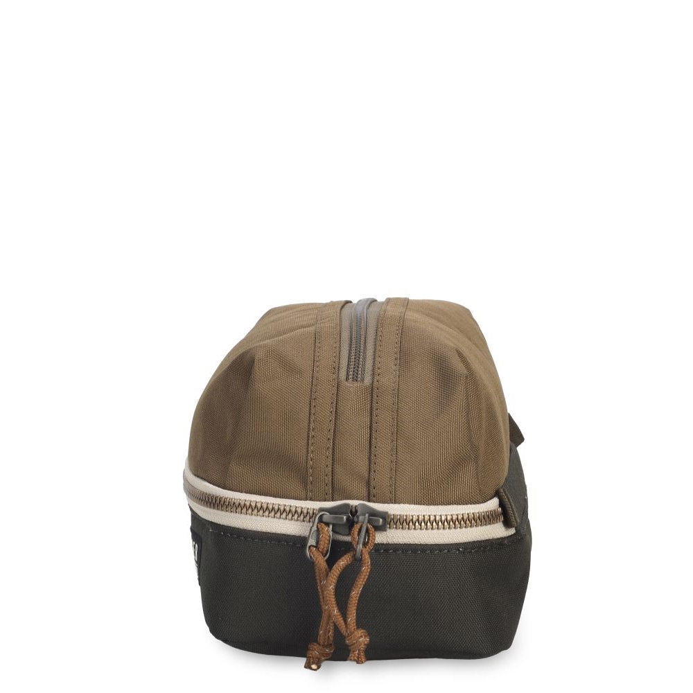 910007542 WANDERHAUL TOILETRY KIT - OLI