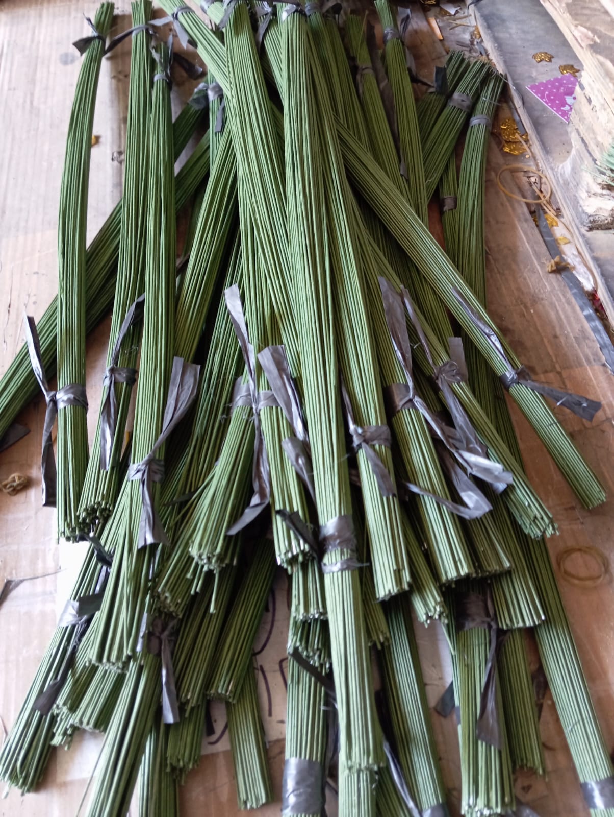 (10 Tangkai) Kawat Bunga Hijau 60 cm - Kawat Tangkai Bunga Artificial Batang Florist 16 18 20 22 24