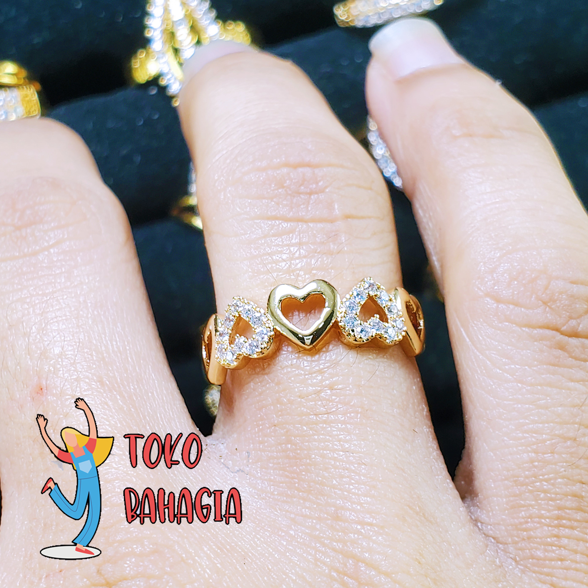 Bahagia Store Cincin Fhasion Wanita Cantik Motif Berbagai Macam Love Gold 023 bahagia store cincin fhasion wanita cantik motif berbagai macam love gold 023