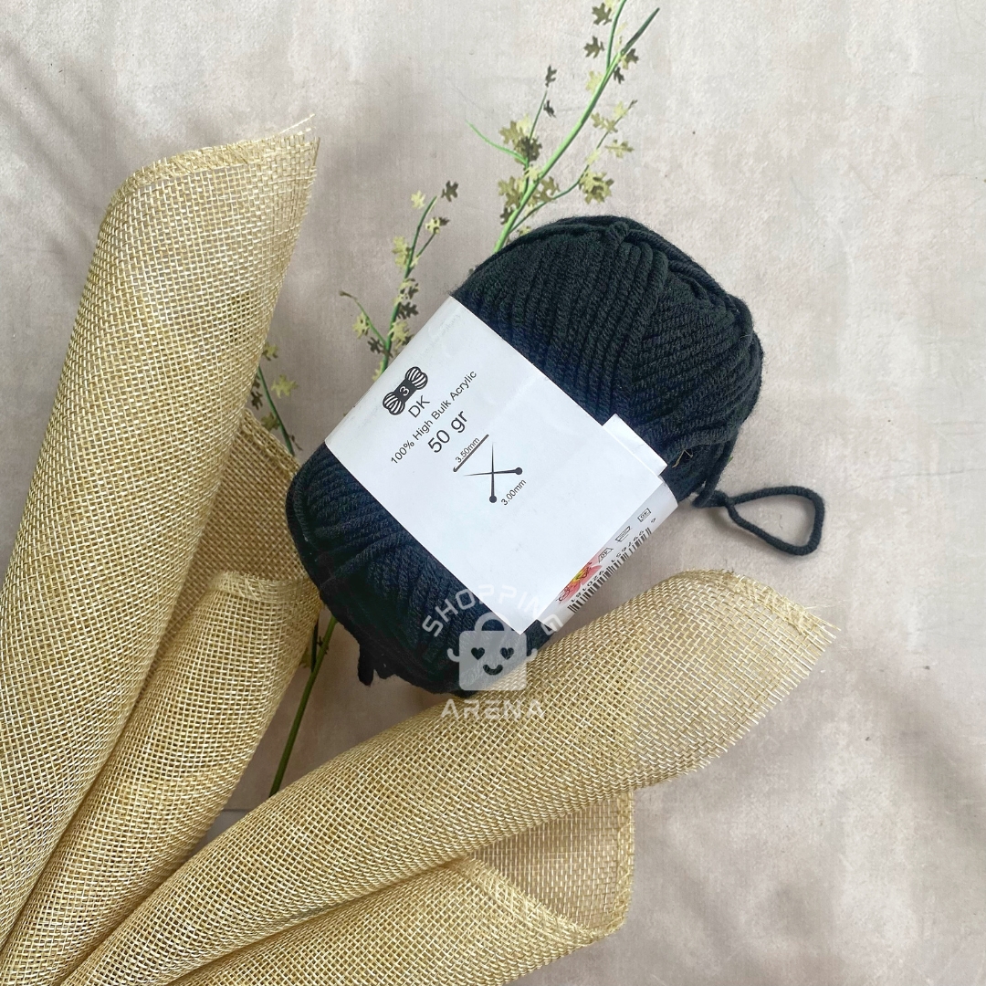 Benang Rajut Milk Cotton Chunky 5ply ROLL 50 Gram Premium Quality Katun Susu Sangat Lembut Halus Nyaman Kuat Tidak Mudah Kusut Warna warni Cerah Cantik Merajut Sulam Menyulam Bahan Baju Sweater Topi Sepatu Bayi Murah Kualitas Bagus Shopping Arena Malang