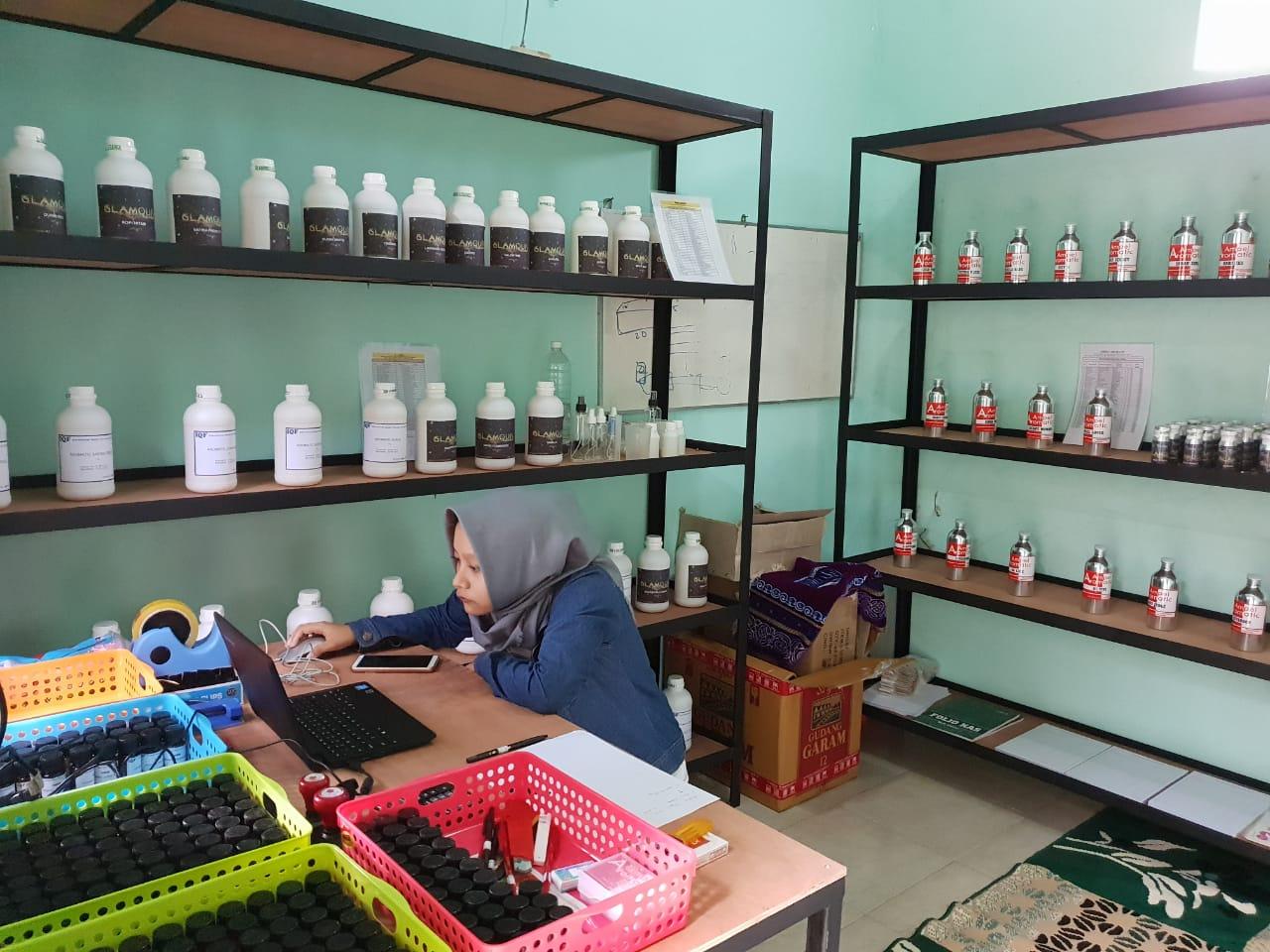 Review Bibit Parfum Laundry Glamour Snappy Fresh 1 Kg Dan Harga
