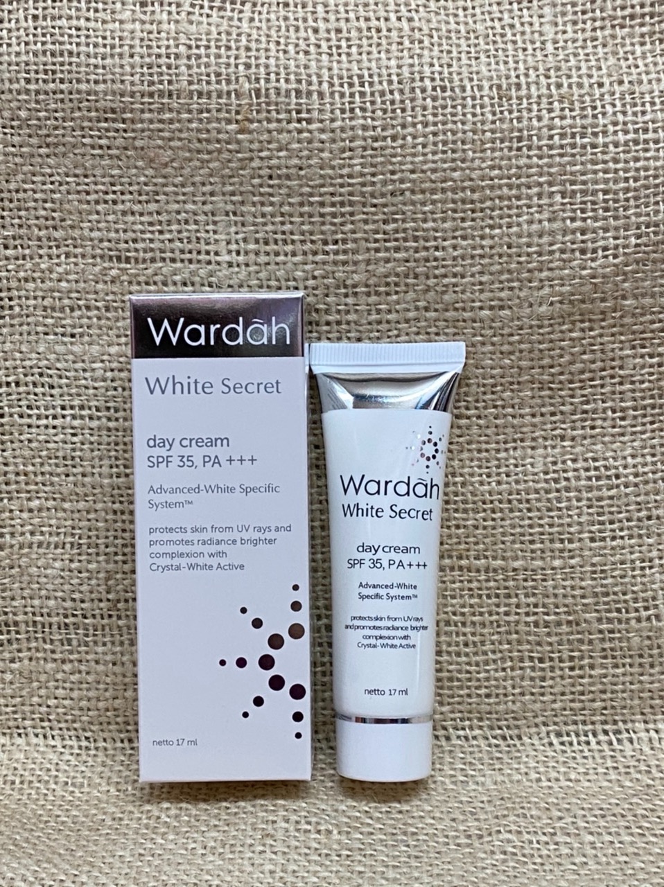 Wardah White Crystal Secret Day Cream - Krim Pagi