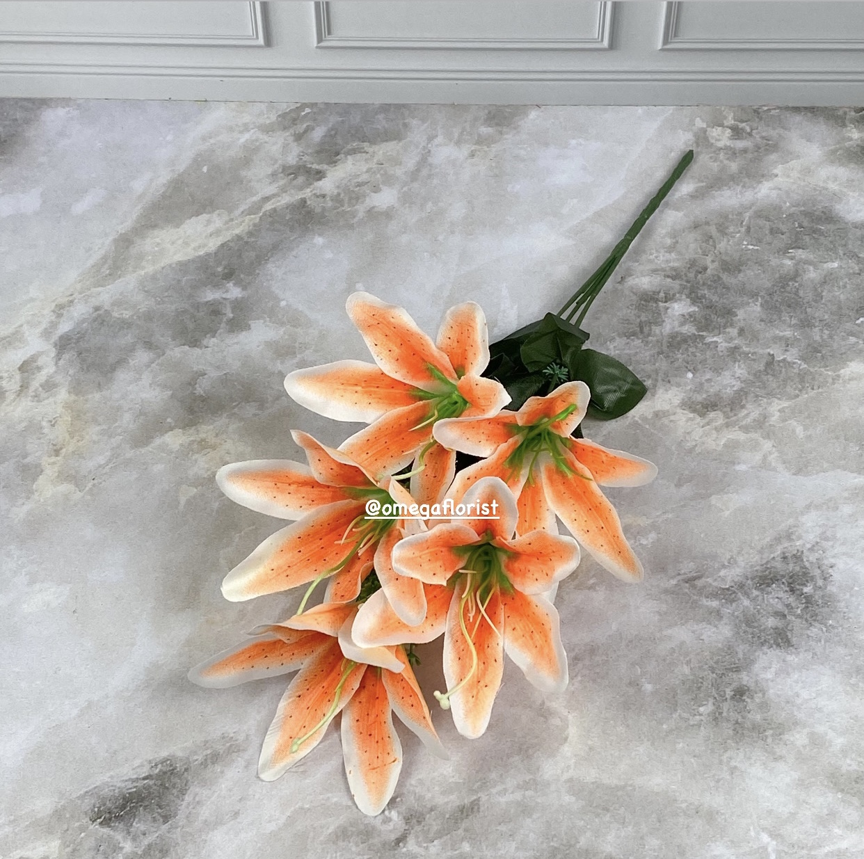 Lily Bintik Articial / Bunga Artificial / Bunga Plastik / Bunga Dekorasi / Dekorasi Pernikahan / Pernikahan