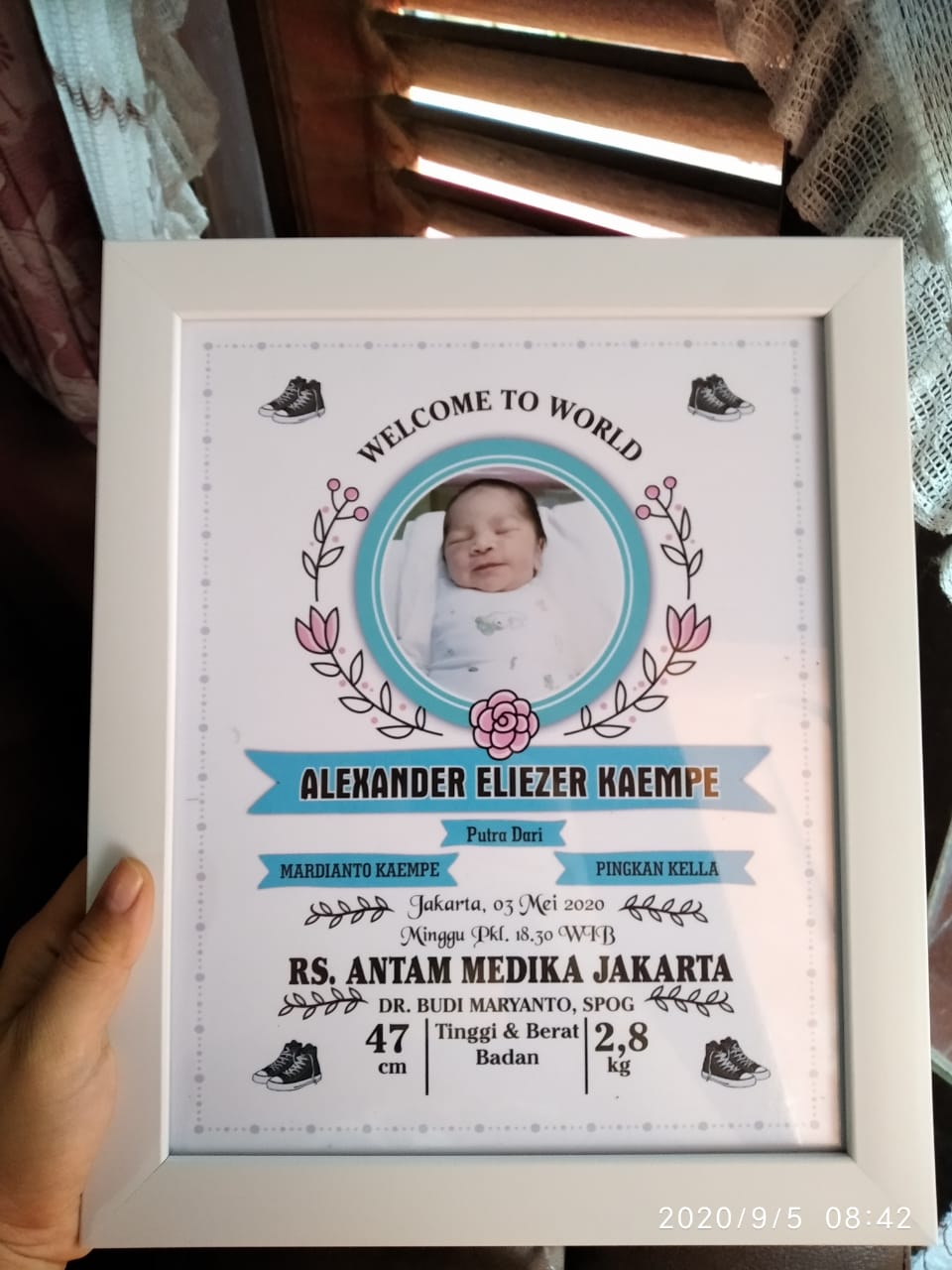 baby bio biodata bayi murah 20x25 10r dengana figura putih tema minimalis