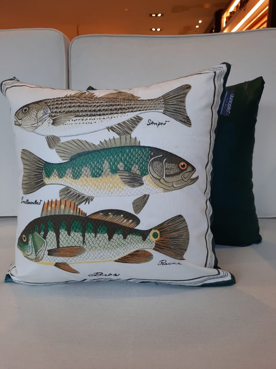 Dunlopillo Sarung Bantal Sofa ( FISH SERIES ) - 40 cm x 40 cm - Import USA / Sarung Only