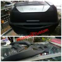 SEPAKET BOX GIVI E43 DAN BREKET NMAX MODEL THAILAND