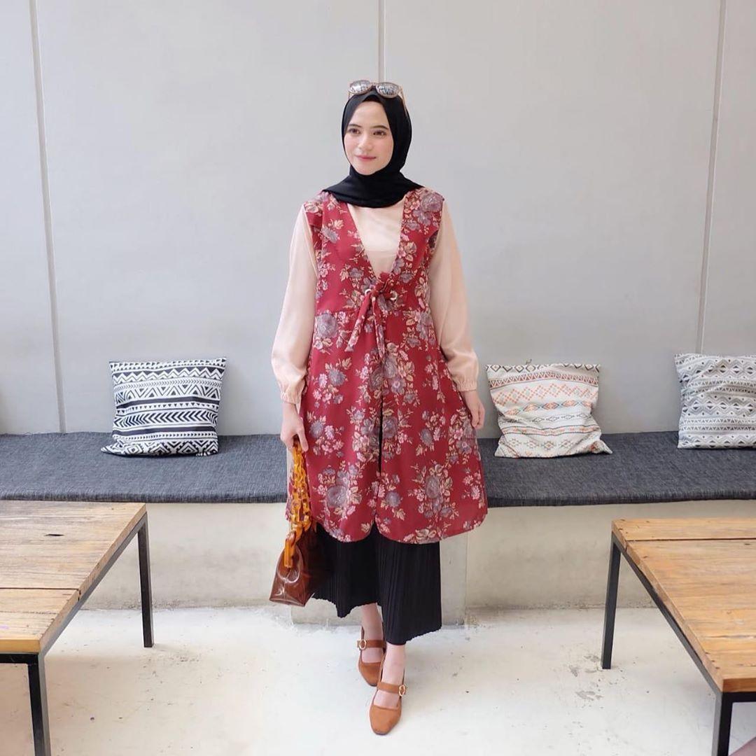 Baju Muslim Modern NIRMALA TUNIK Moscrepe Mix Monalisa Baju Tunik Blouse Atasan Modern Terbaru Fashion Lengan Panjang Wanita Baju Kerja Best Seller Pakaian Perempuan Casual Hijab Trendy Muslimah Simple Top Termurah Kekinian Modis Modern Terbaru 2019