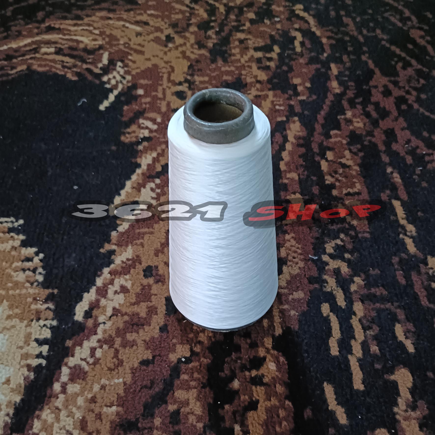 1 Pcs Benang Obras Polyester 130 gram 200 gram 500 gram -+ Warna Putih Dan Hitam / Benang obras murah/benang polyester/Benang Obras Grosir