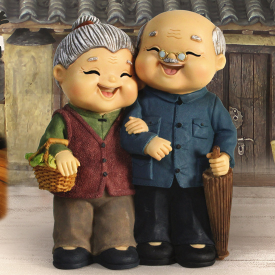 Pajangan Kakek Nenek Cuci Kaki / oma opa / Pajangan Couple / Pajangan Pasangan / souvenir kado untuk pasangan / Pasangan Kakek Nenek