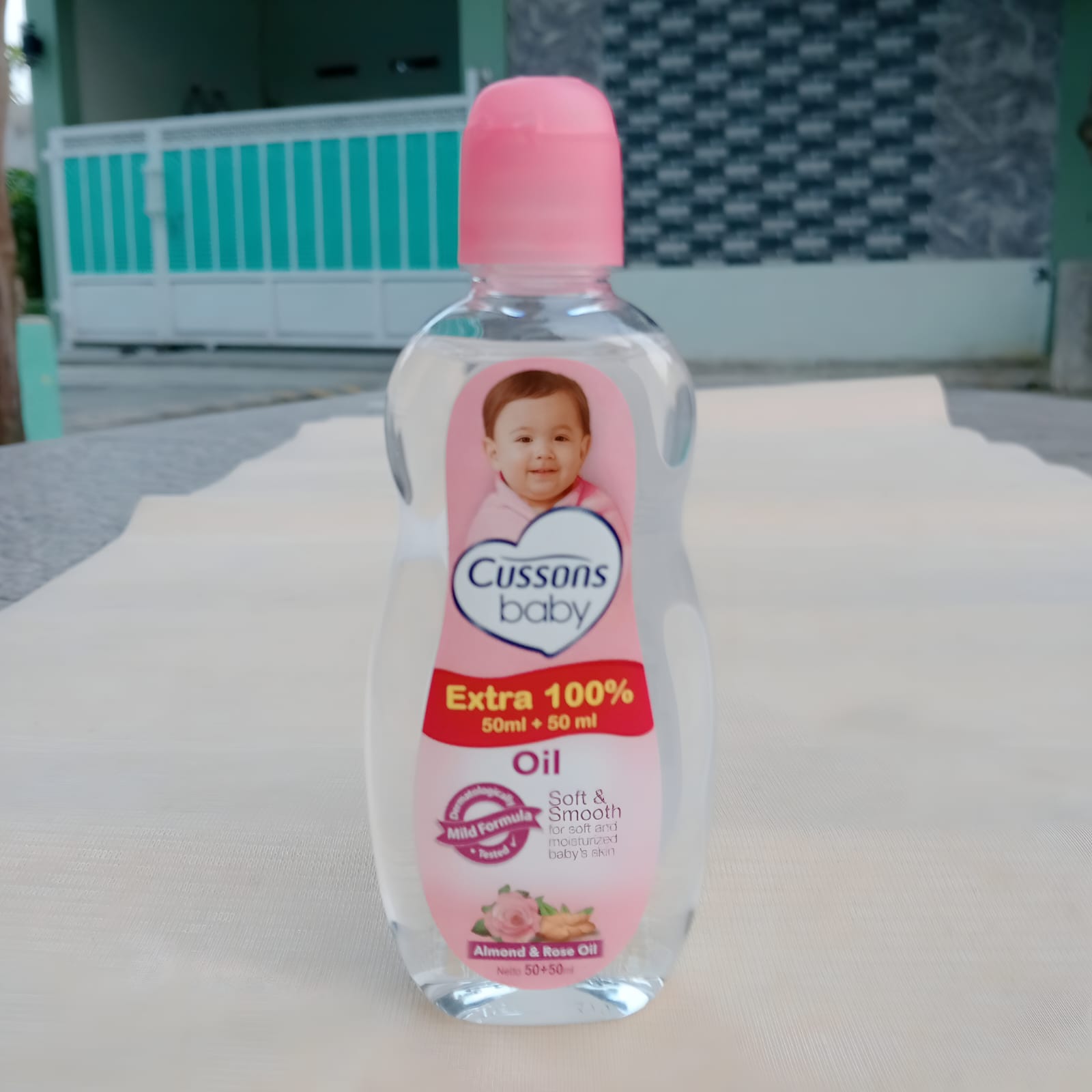 Cussons Baby Oil Soft Membersihkan Kulit Bayi - Minyak Pijat Bayi 100ml