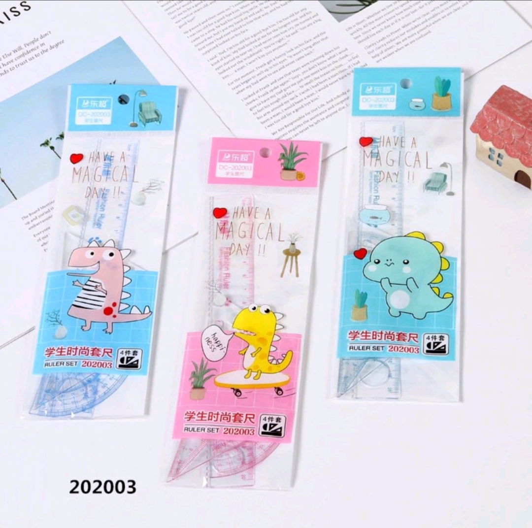 Penggaris Set Fashion Ruler 20cm / Ruler Set 4 Akrilik 20 cm GAMBAR RANDOM
