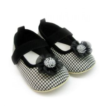 harga sepatu bayi