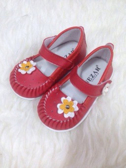 harga sepatu bayi