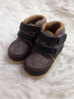 harga sepatu bayi