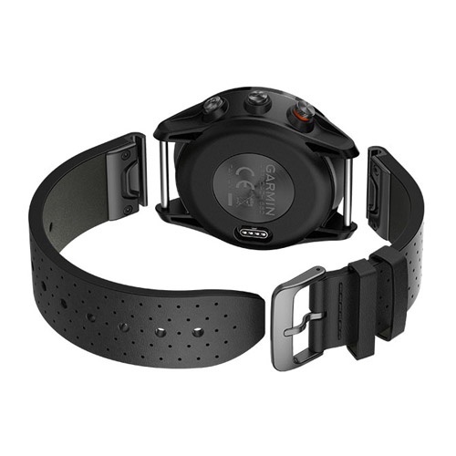 Jam tangan golf Approach® S60 memberikan informasi penting yang Anda butuhkan pada saat putaran Anda